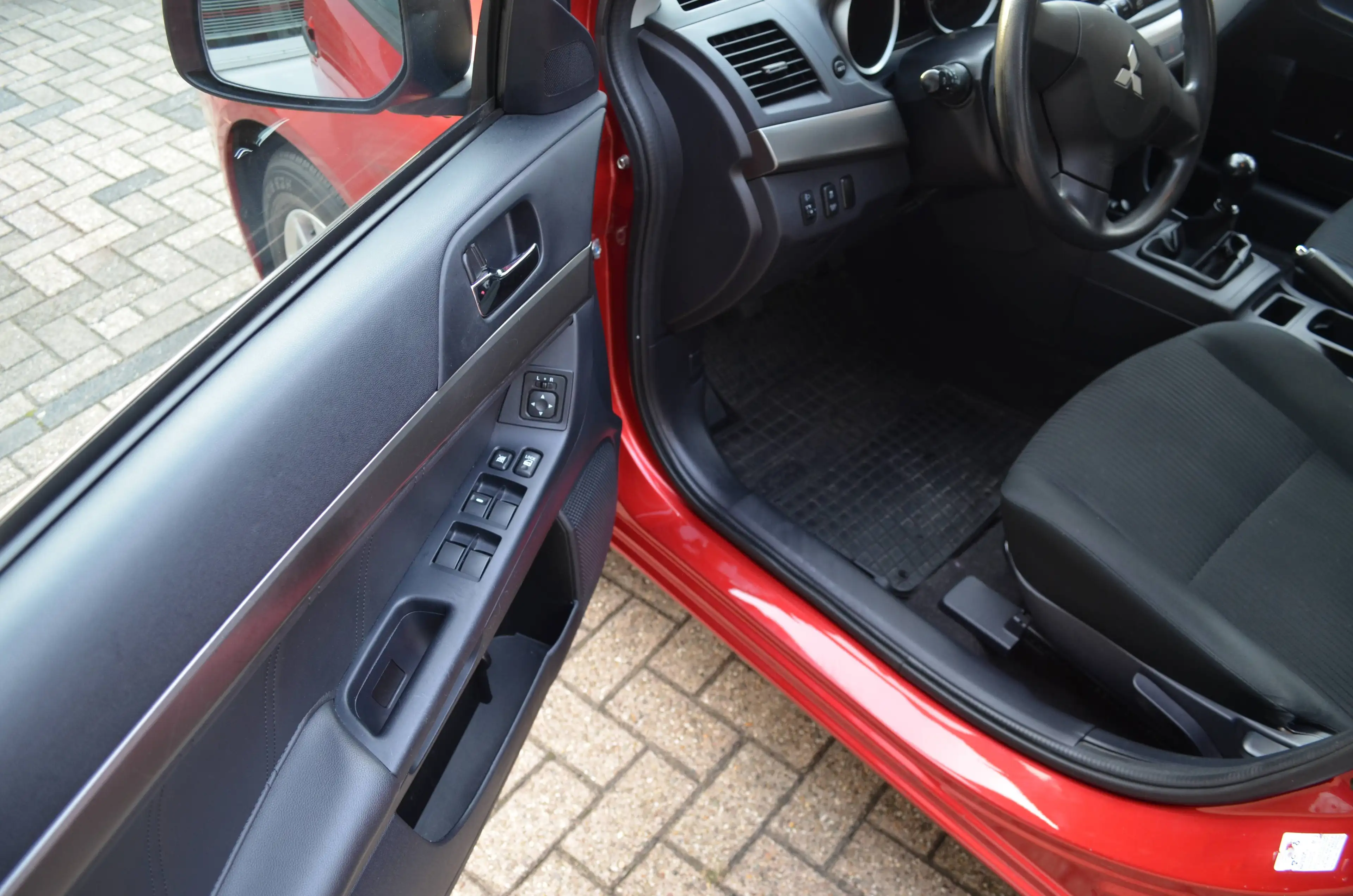 Mitsubishi Lancer Basis — photo 7
