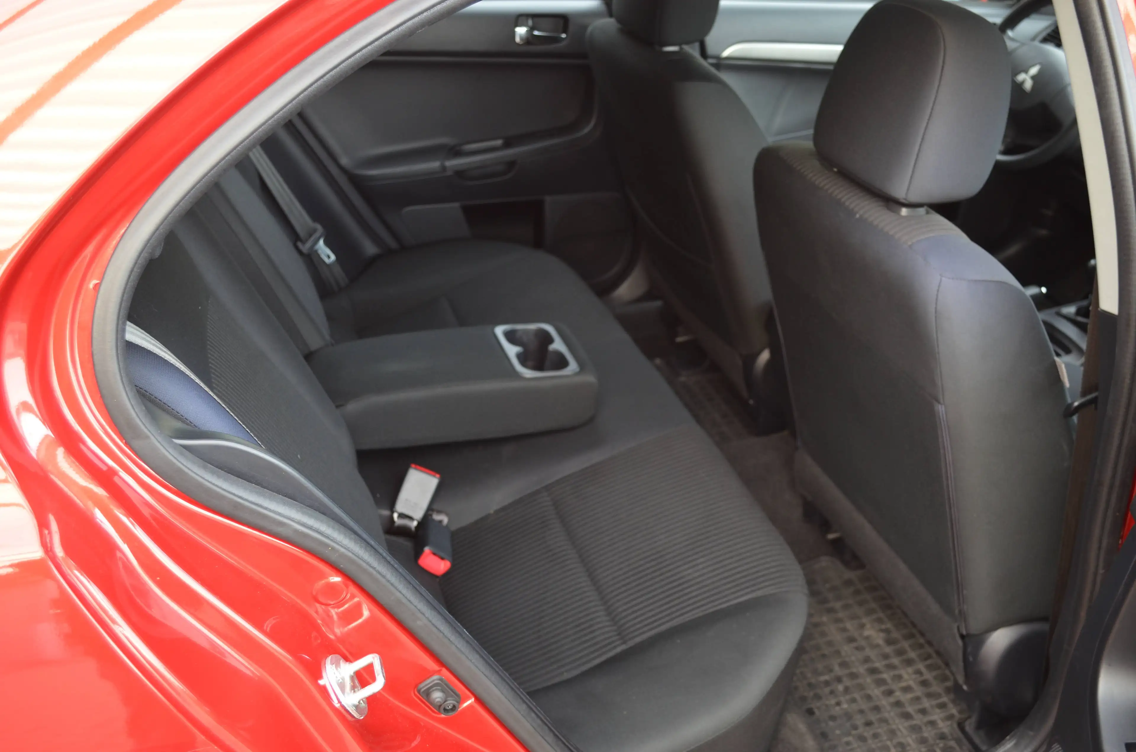 Mitsubishi Lancer Basis — photo 11