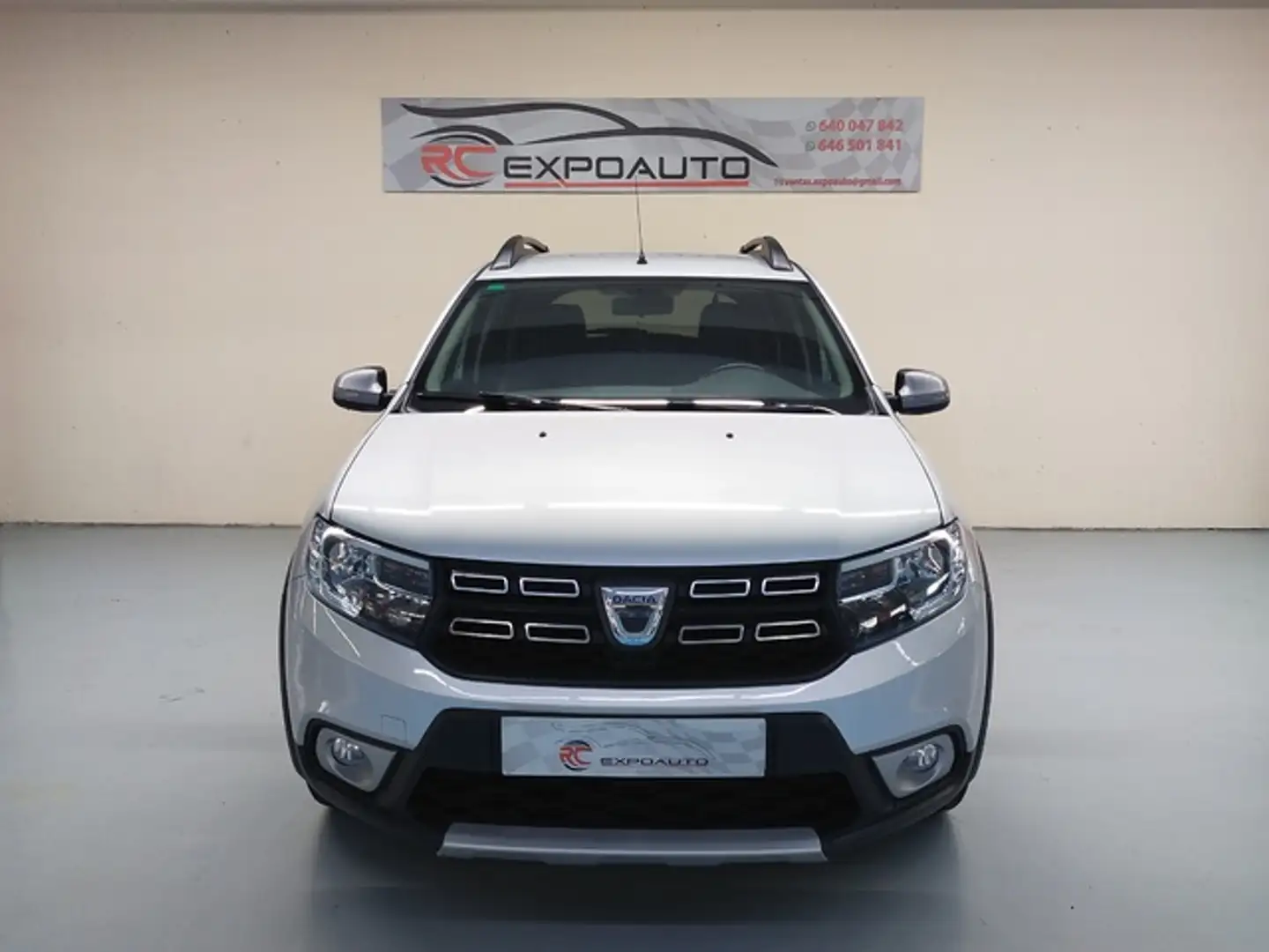 Dacia Sandero 0.9 TCE Stepway Ambiance 66kW Plateado - 2