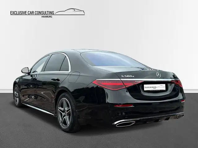 Mercedes-Benz S-Class view 4
