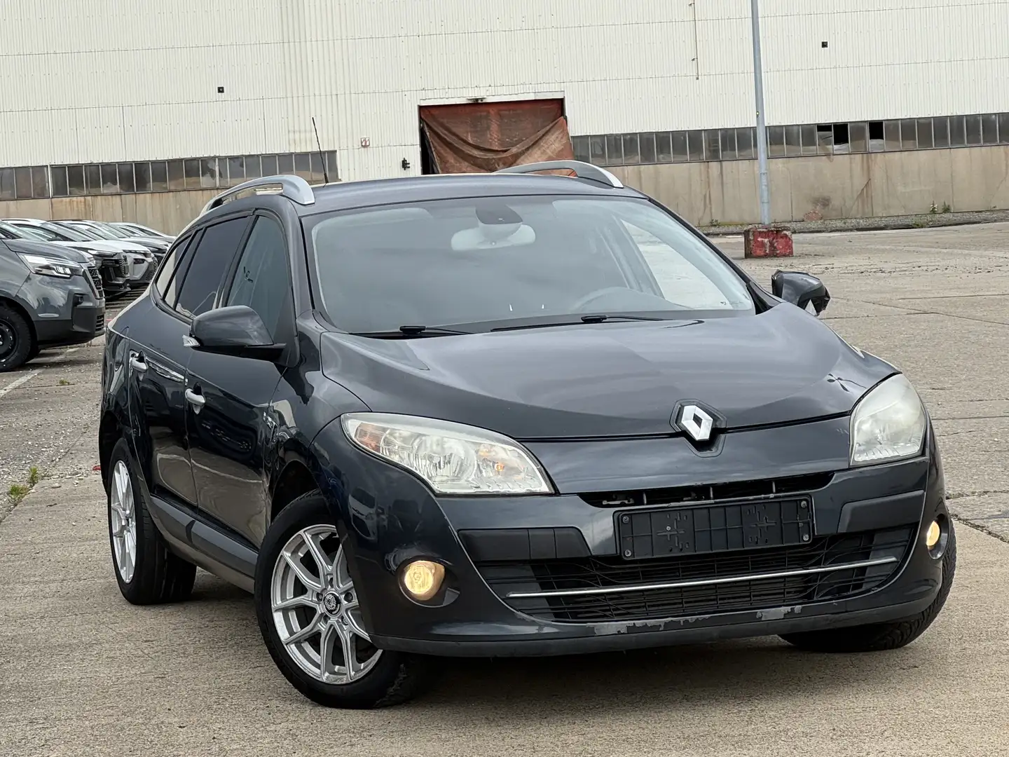 Renault Megane 1.5 DCI/BREAK/PACKSPORT/CUIR/CLIMA-DIGITAL!!!! Gris - 2
