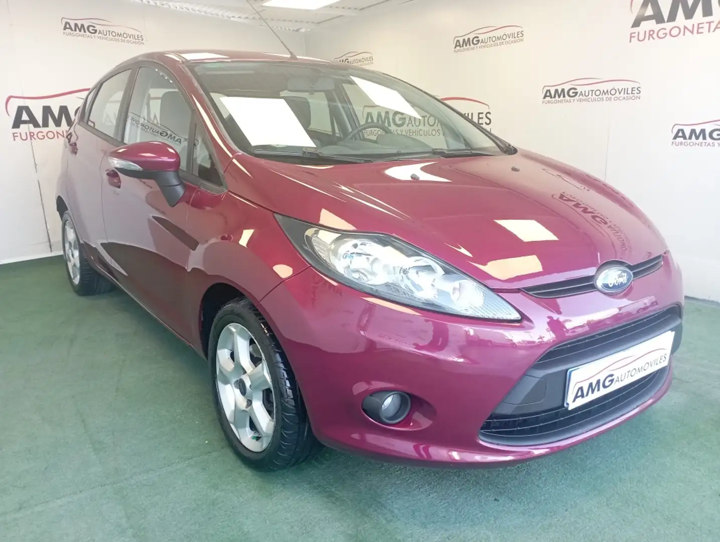Ford Fiesta 1.40TDCi Trend Burdeos - 1
