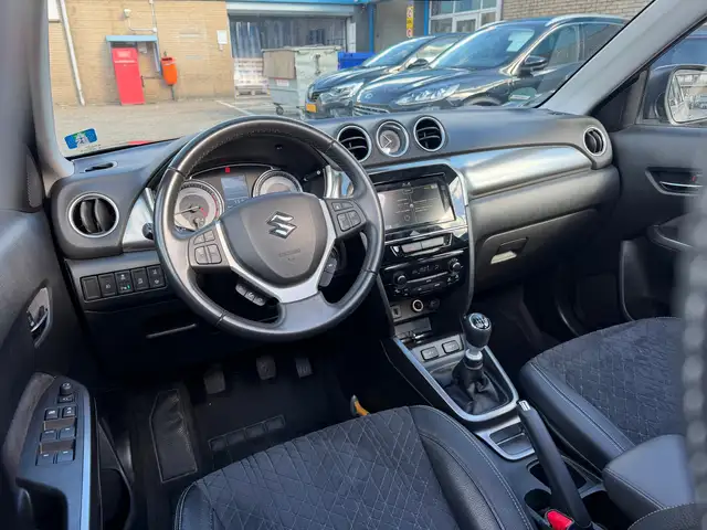 Suzuki Vitara view 2