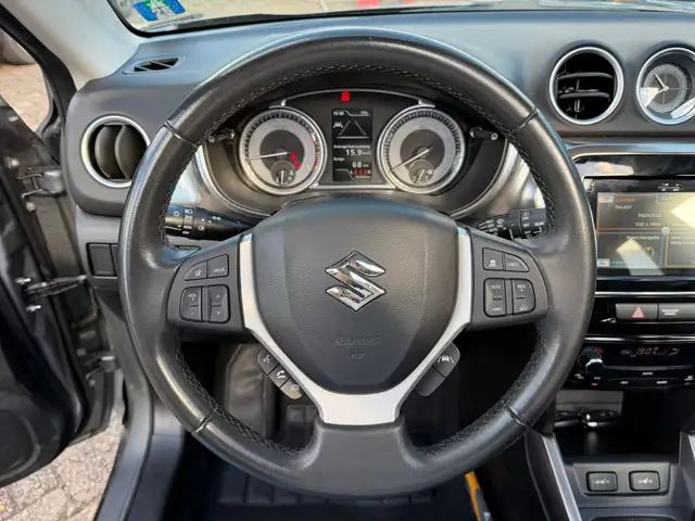 Suzuki Vitara view 10