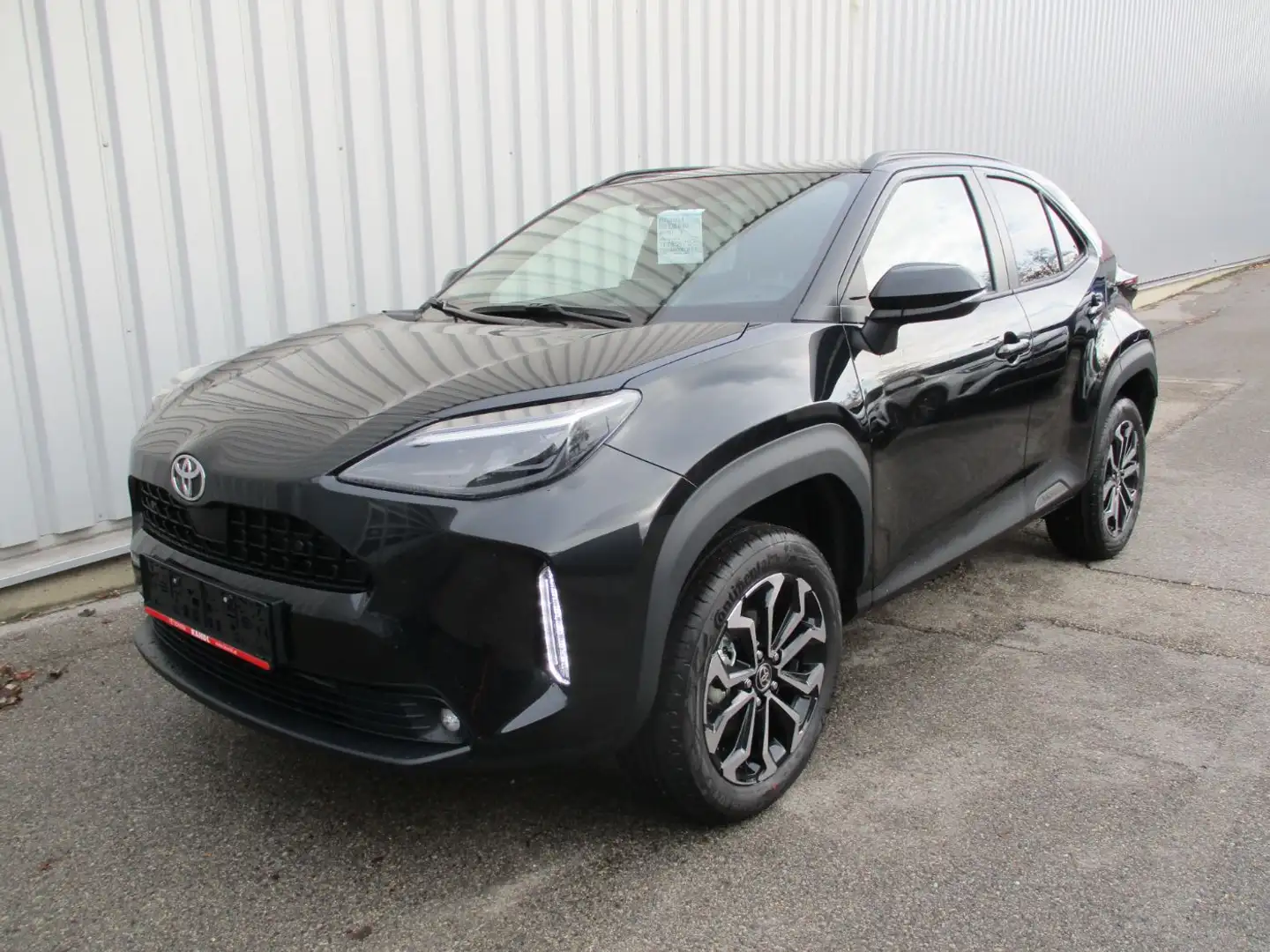 Toyota Yaris Cross 1.5 E FWD Active Drive Safety Paket Schwarz - 2