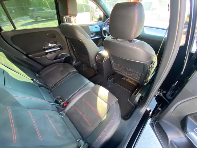 Mercedes-Benz Gla Class view 9