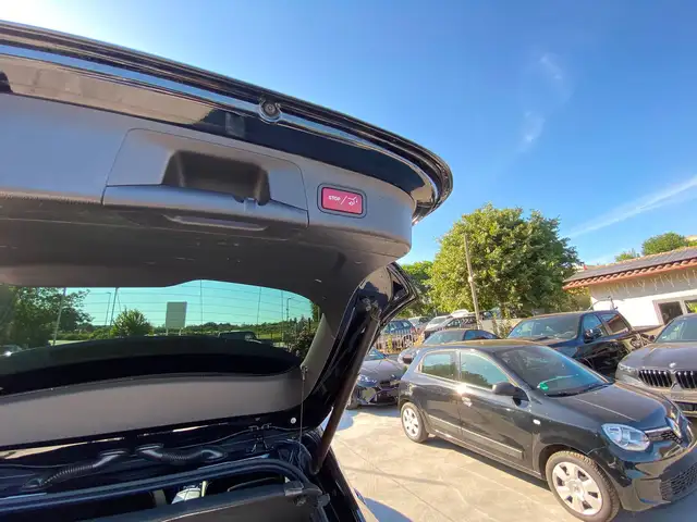 Mercedes-Benz Gla Class view 10