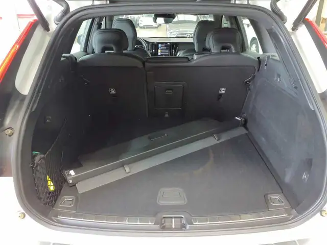 Volvo XC60 view 11