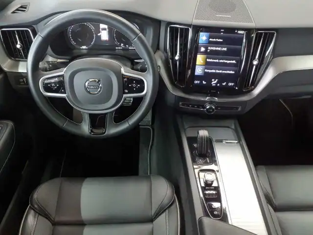 Volvo XC60 view 6