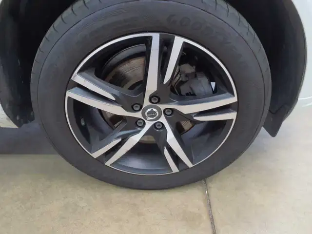 Volvo XC60 view 15