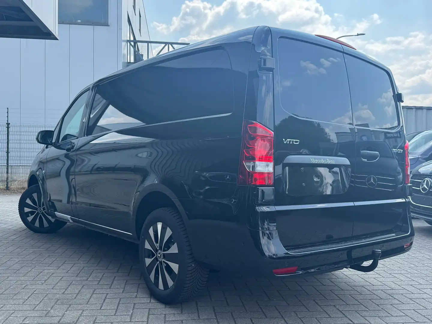 Mercedes-Benz Vito 116 L2 select / 44.404+BTW / 2.5T trekvermogen Noir - 2