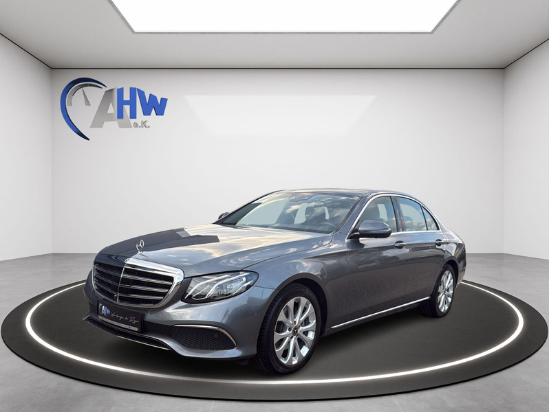Mercedes-Benz E 200 4Matic — photo 9