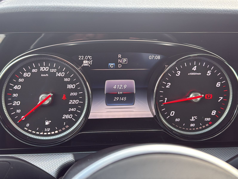 Mercedes-Benz E 200 4Matic — photo 14