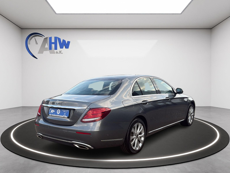 Mercedes-Benz E 200 4Matic — photo 5