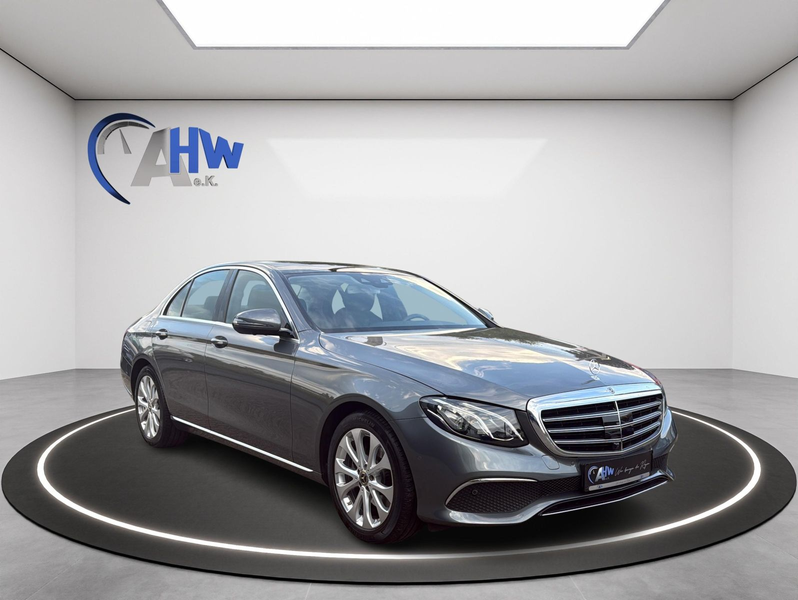 Mercedes-Benz E 200 4Matic — photo 8