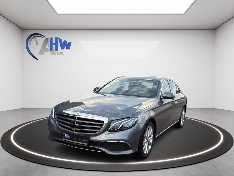 Mercedes-Benz E 200 4Matic — photo 7