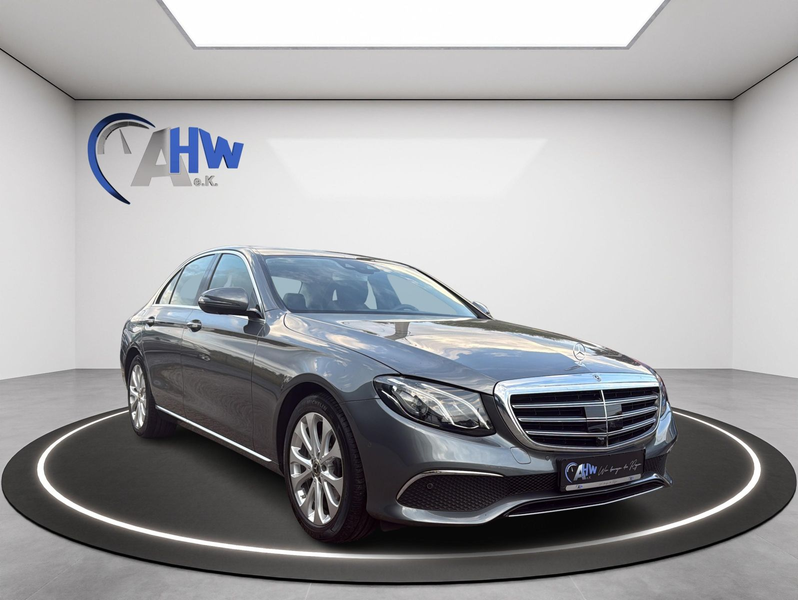 Mercedes-Benz E 200 4Matic — photo 2