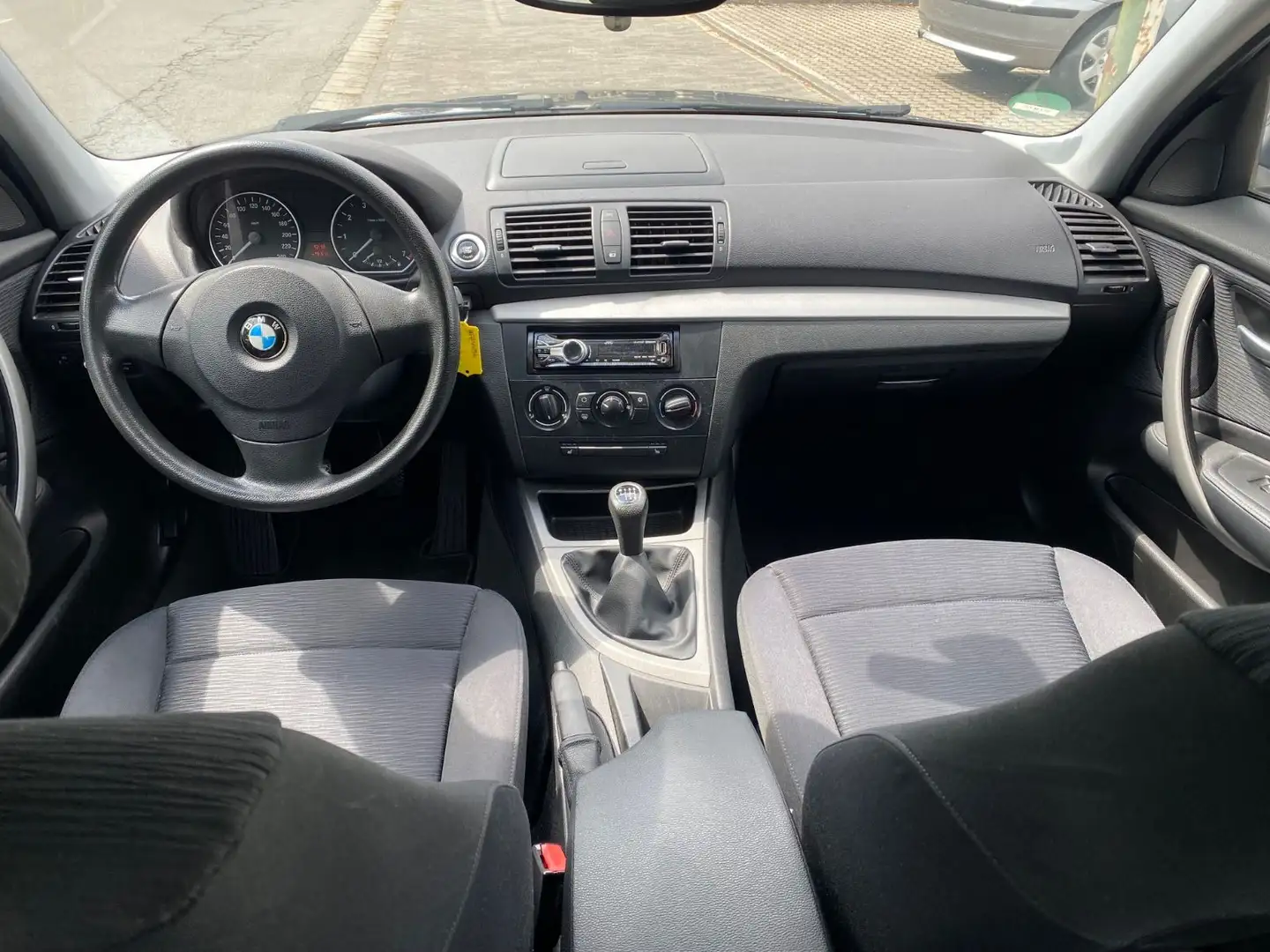 BMW 116 i 5-türig  Advantage Klima Alu Grau - 2