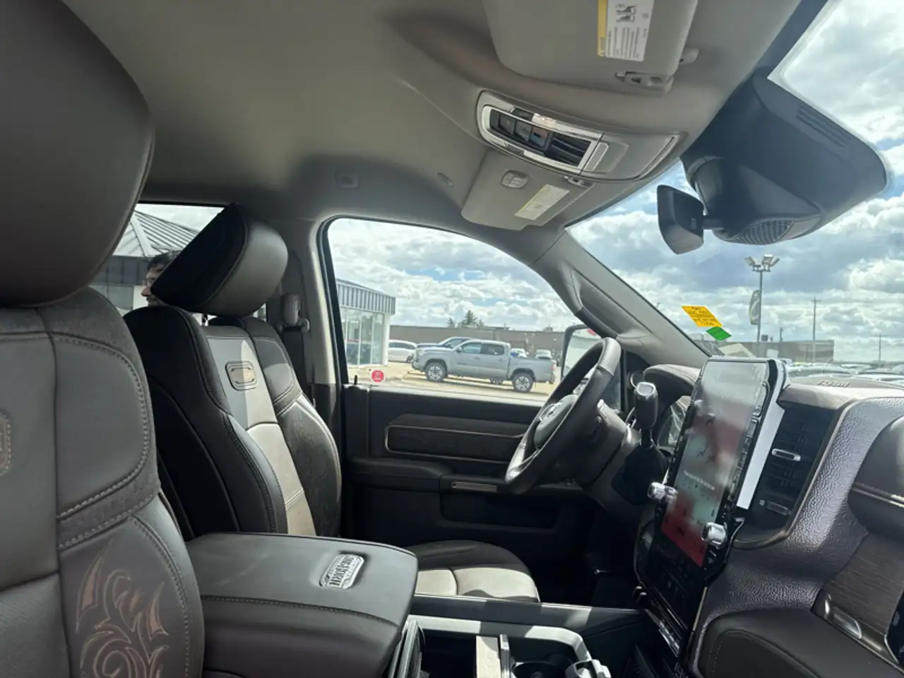 RAM 2500 снимка RAM 2500