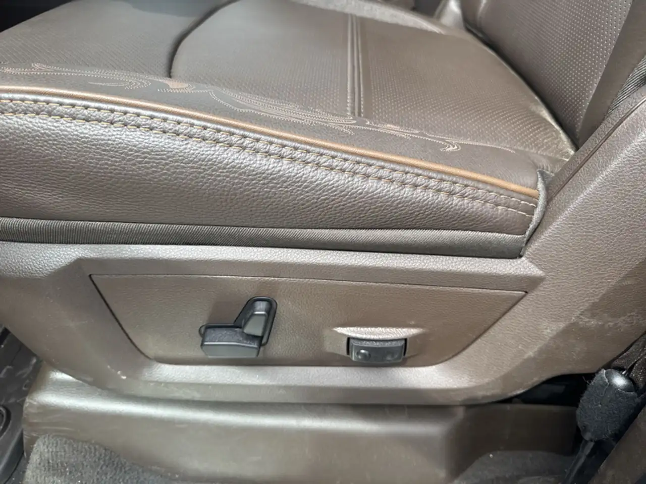 RAM 2500 снимка RAM 2500