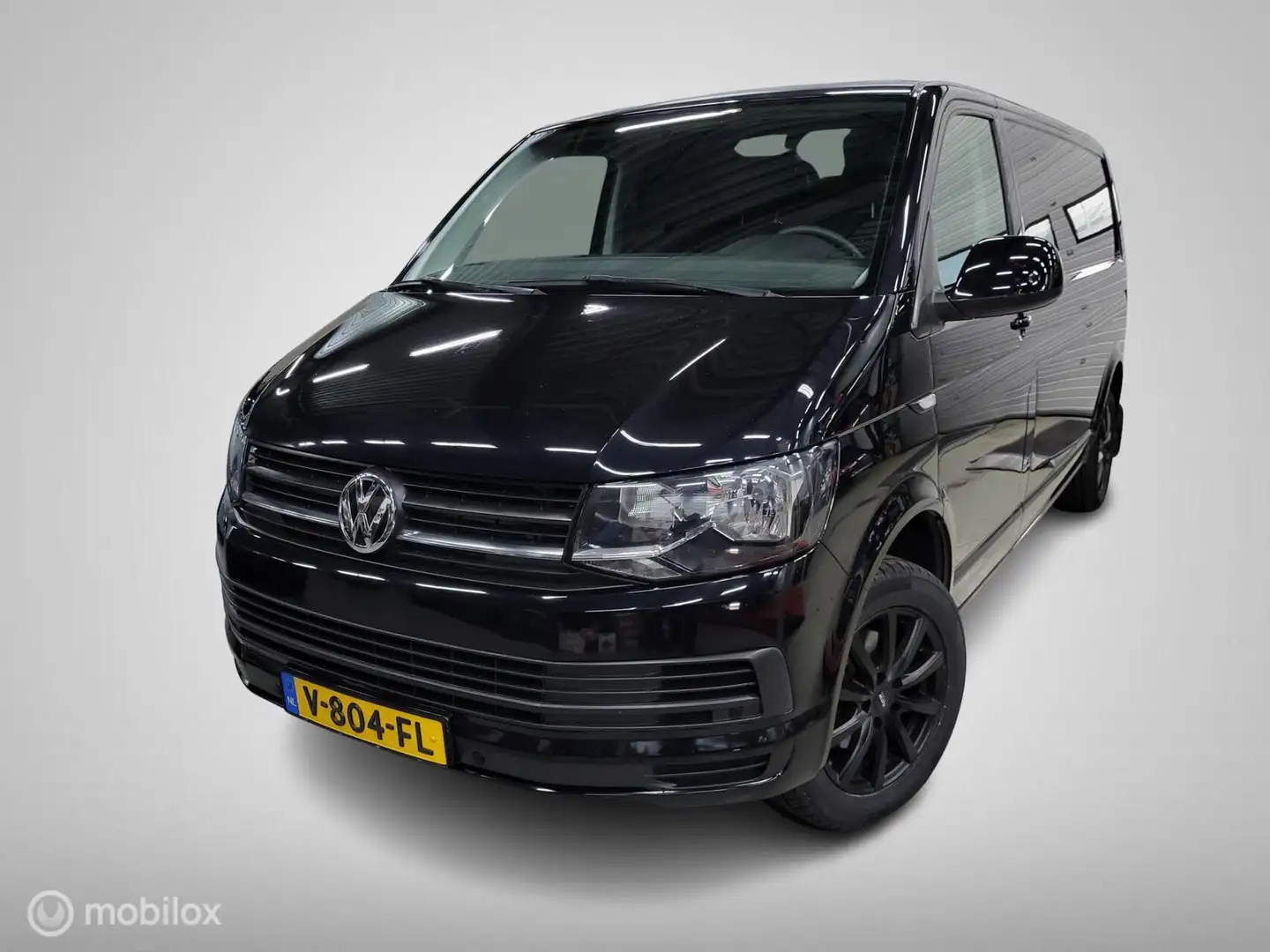 Volkswagen T6 Transporter 2.0 TDI L2H1/Navi/Cruise/Pdc/Airco Zwart - 1
