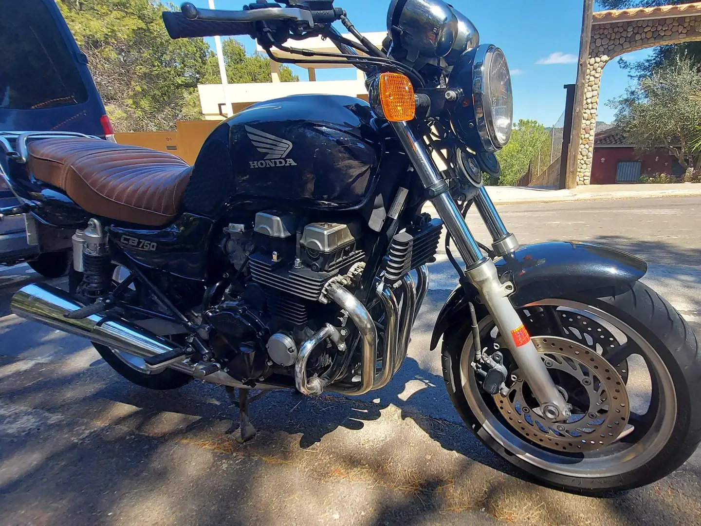 Honda CB 750 Negro - 2