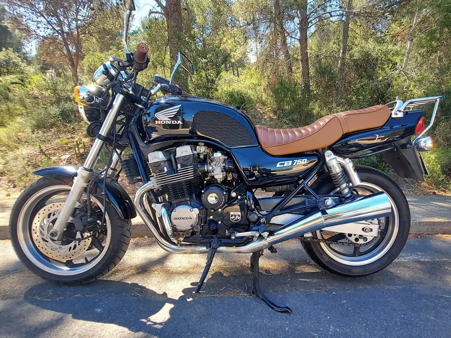 Honda CB 750 Negro - 1