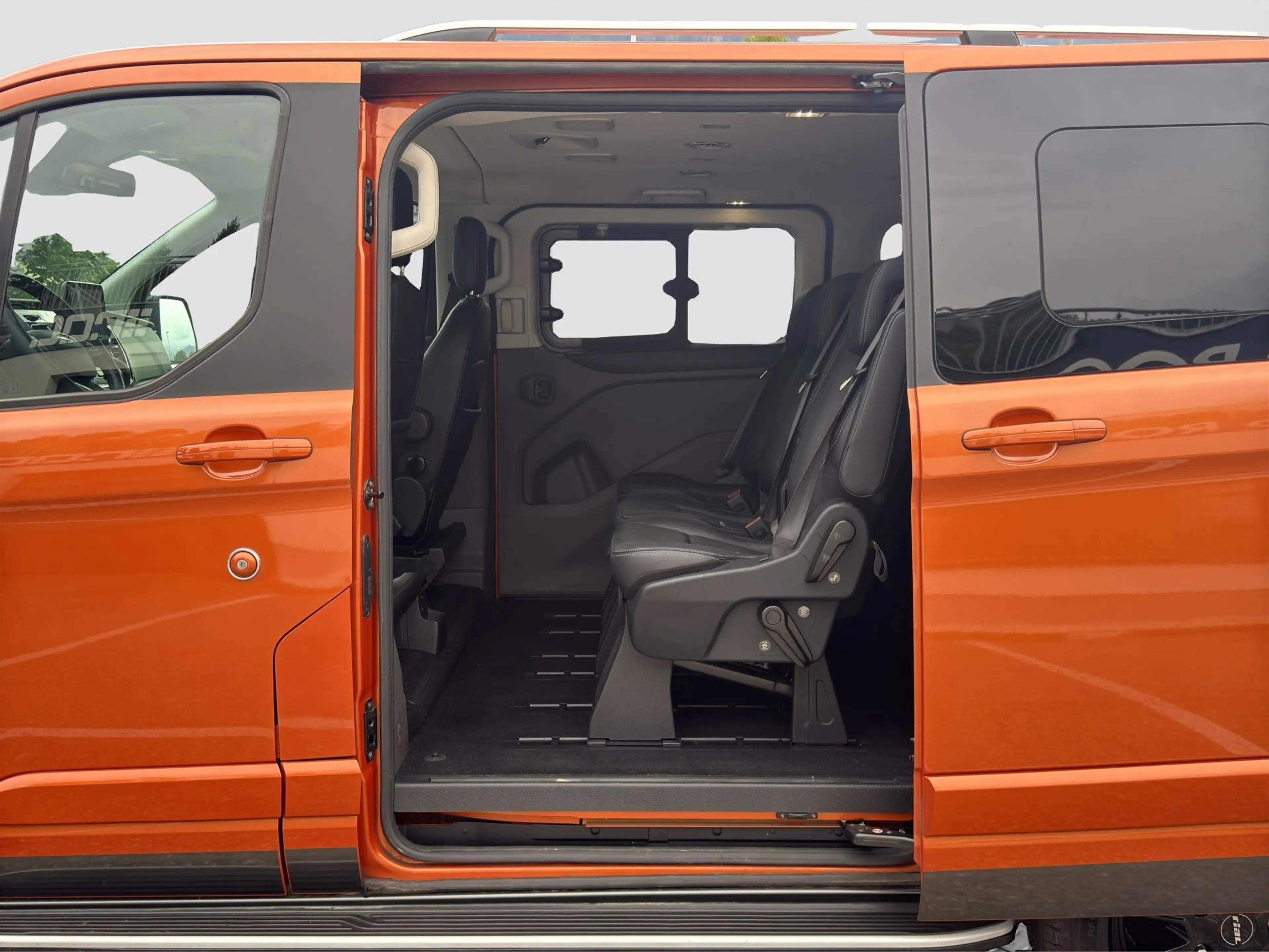 Ford Tourneo Custom 2.0D 320 L1 Active Aut. ACC/Kamera/Navi/Zusatzhei — photo 12