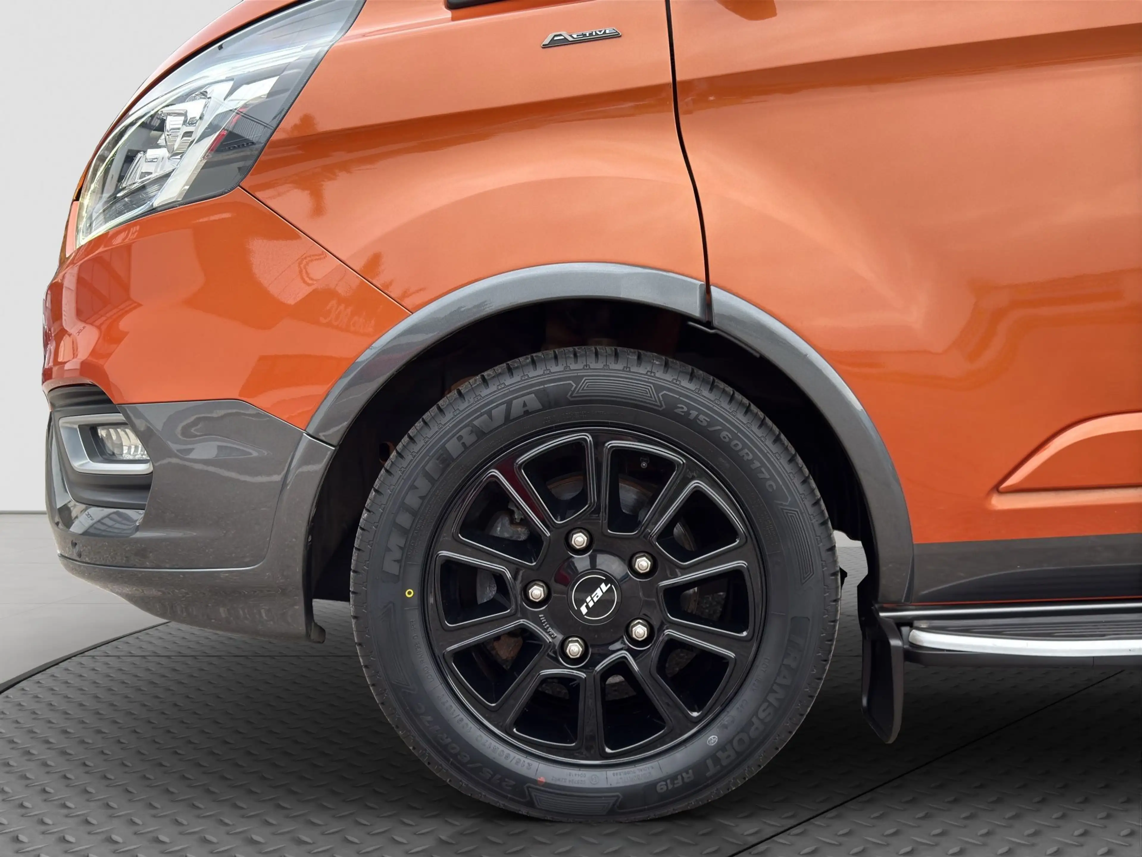 Ford Tourneo Custom 2.0D 320 L1 Active Aut. ACC/Kamera/Navi/Zusatzhei — photo 19