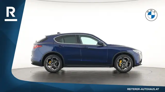 Alfa Romeo Stelvio view 7