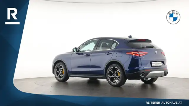Alfa Romeo Stelvio view 4