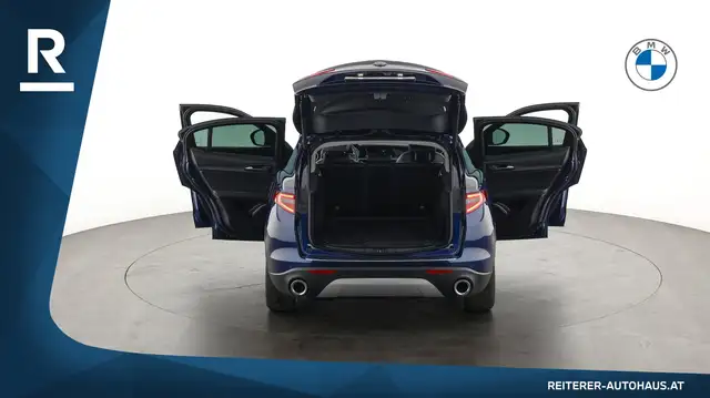 Alfa Romeo Stelvio view 11