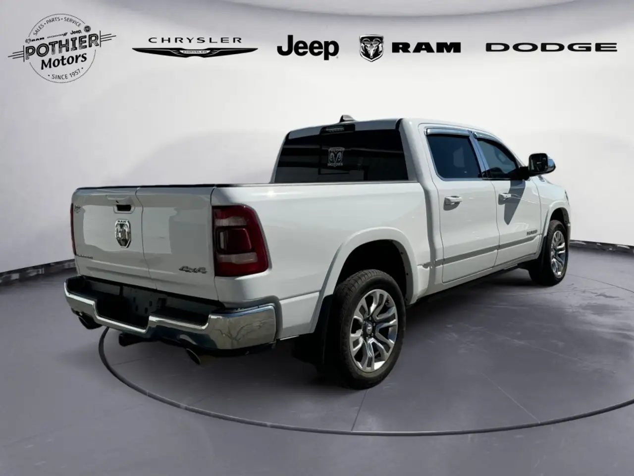 RAM 1500 снимка RAM 1500