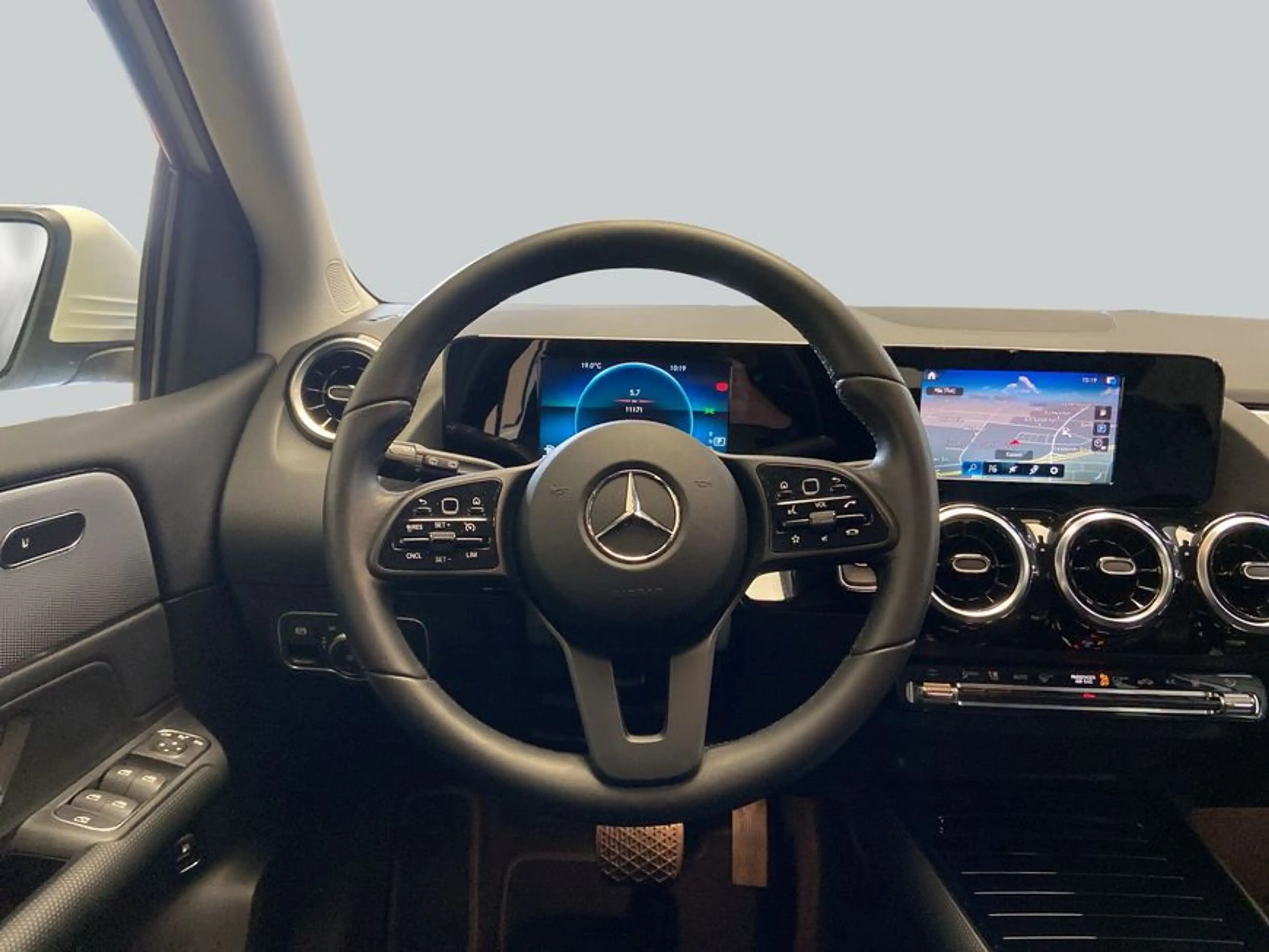 Mercedes-Benz B 250 B-Klasse — photo 16