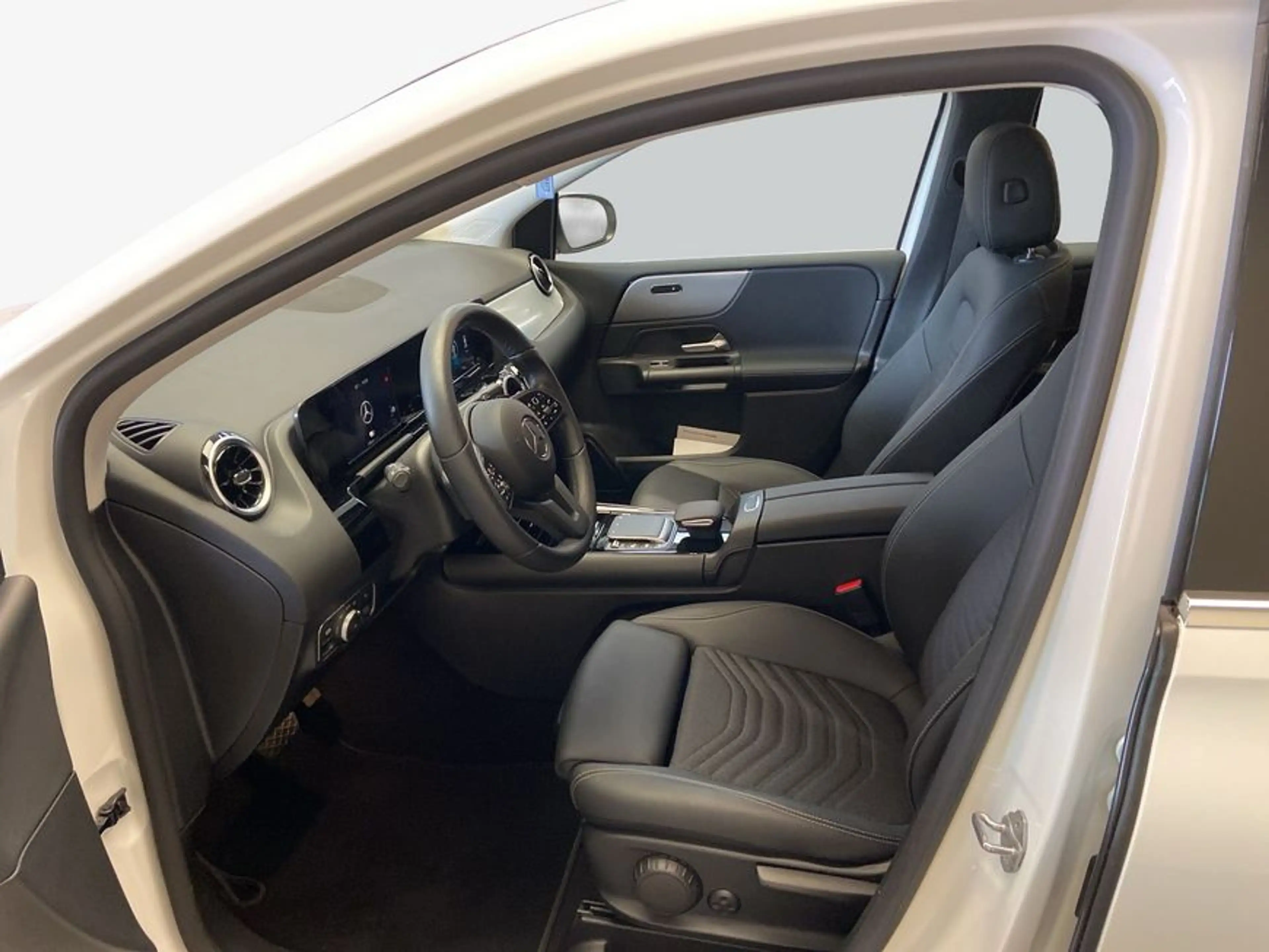 Mercedes-Benz B 250 B-Klasse — photo 9