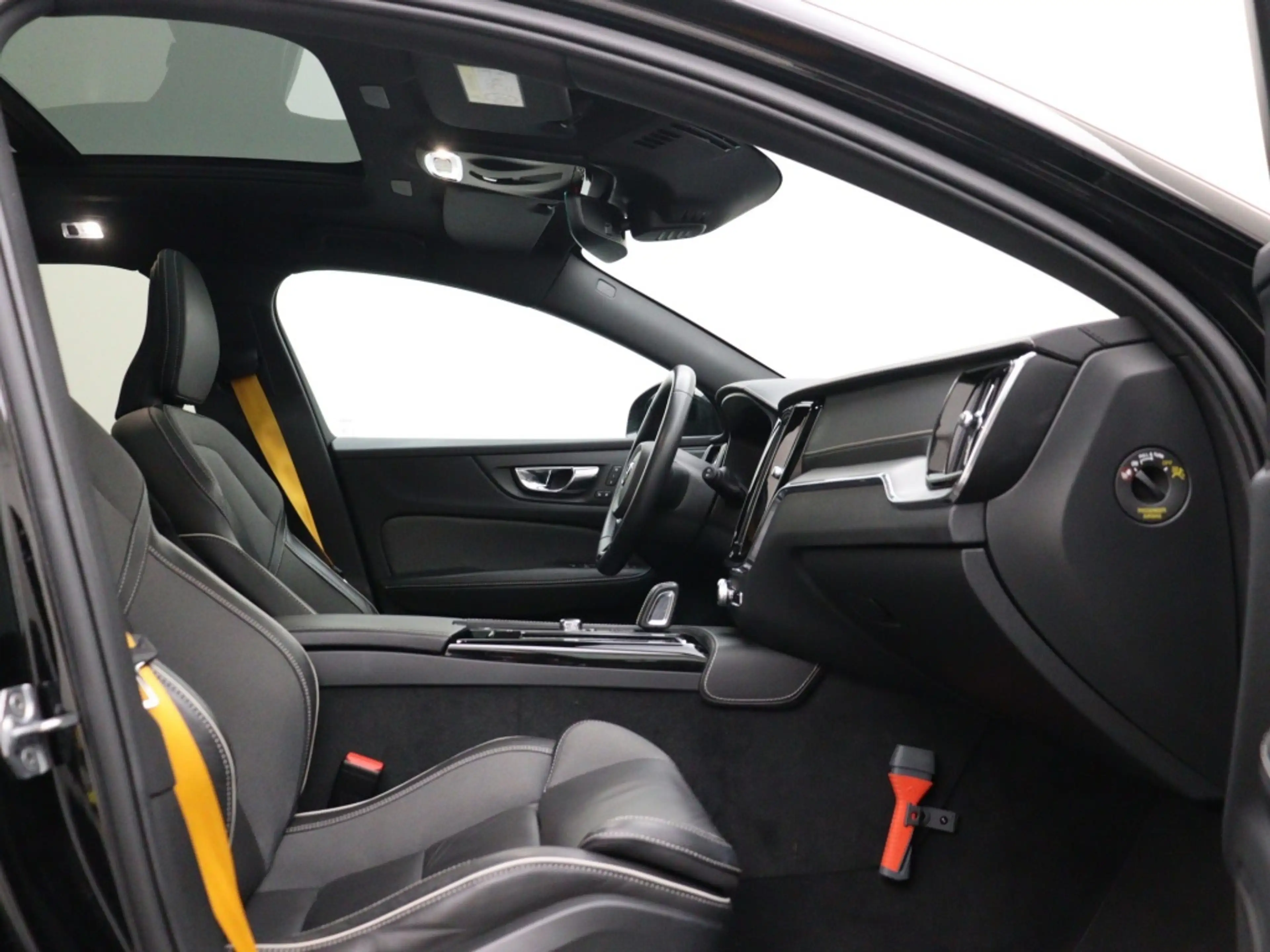 Volvo V60 T8 POLESTAR ENGINEERED 360GR CAM SCHUIFDAK HARMAN — photo 8