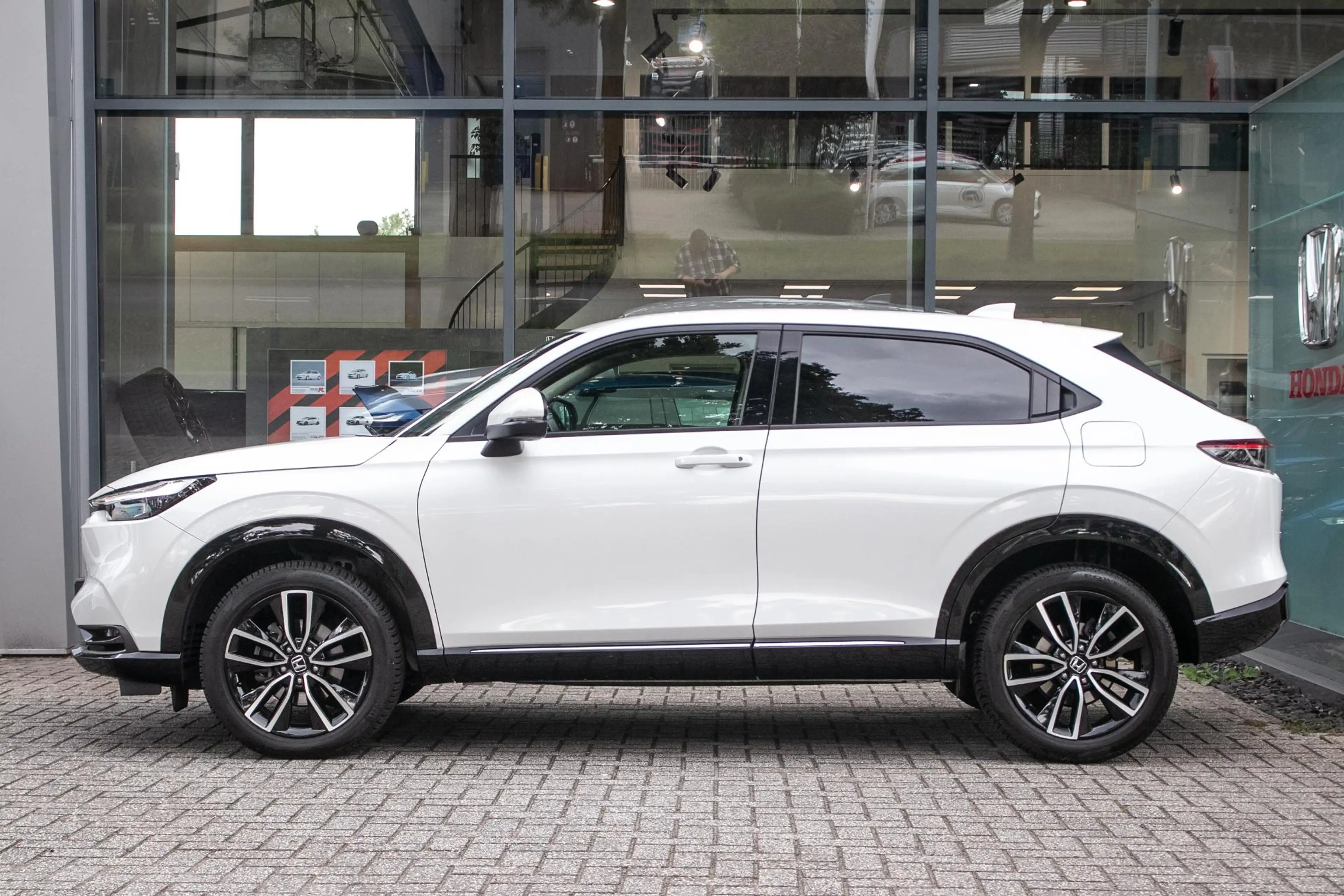 Honda HR-V 1.5 e:HEV Advance — photo 2