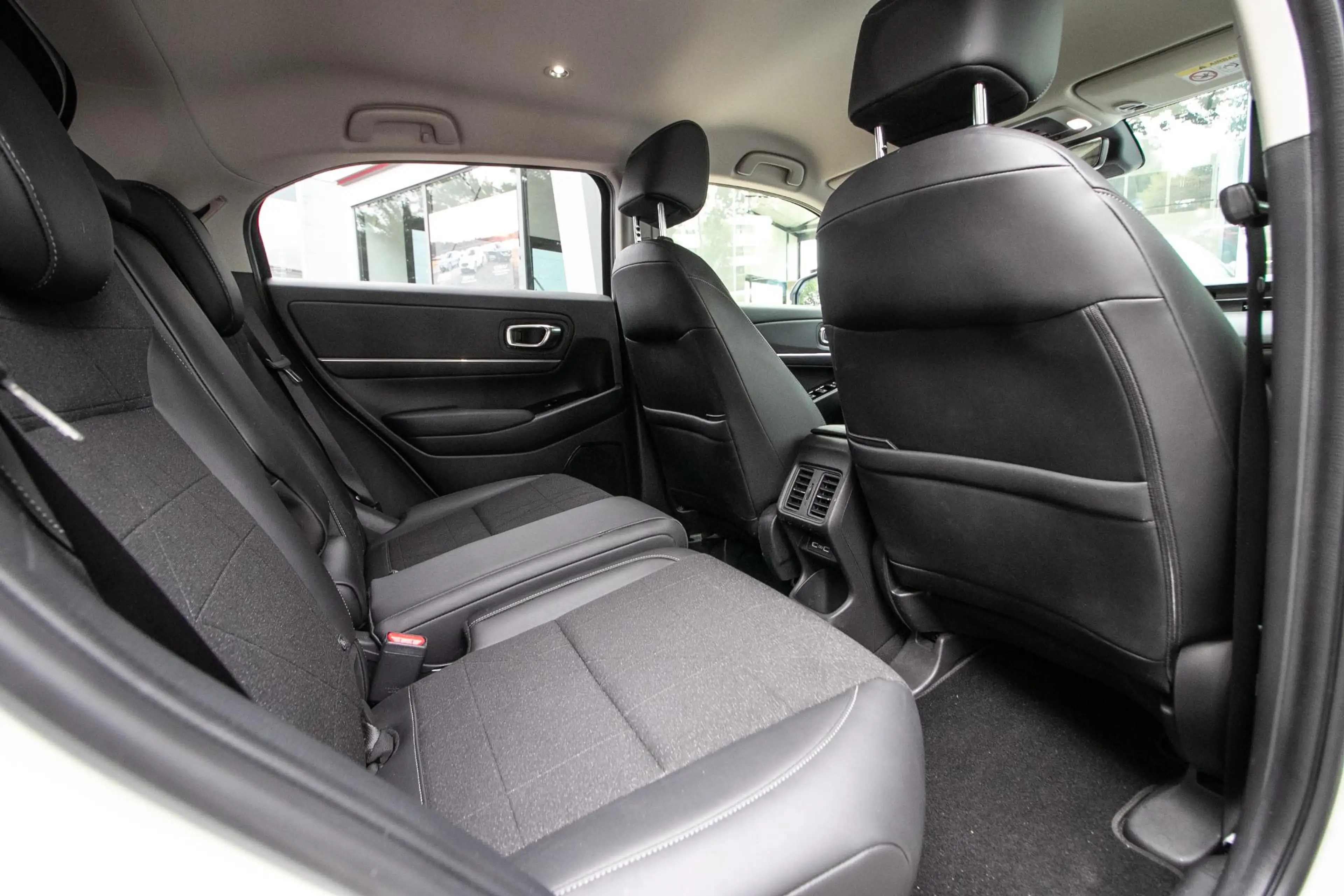 Honda HR-V 1.5 e:HEV Advance — photo 7