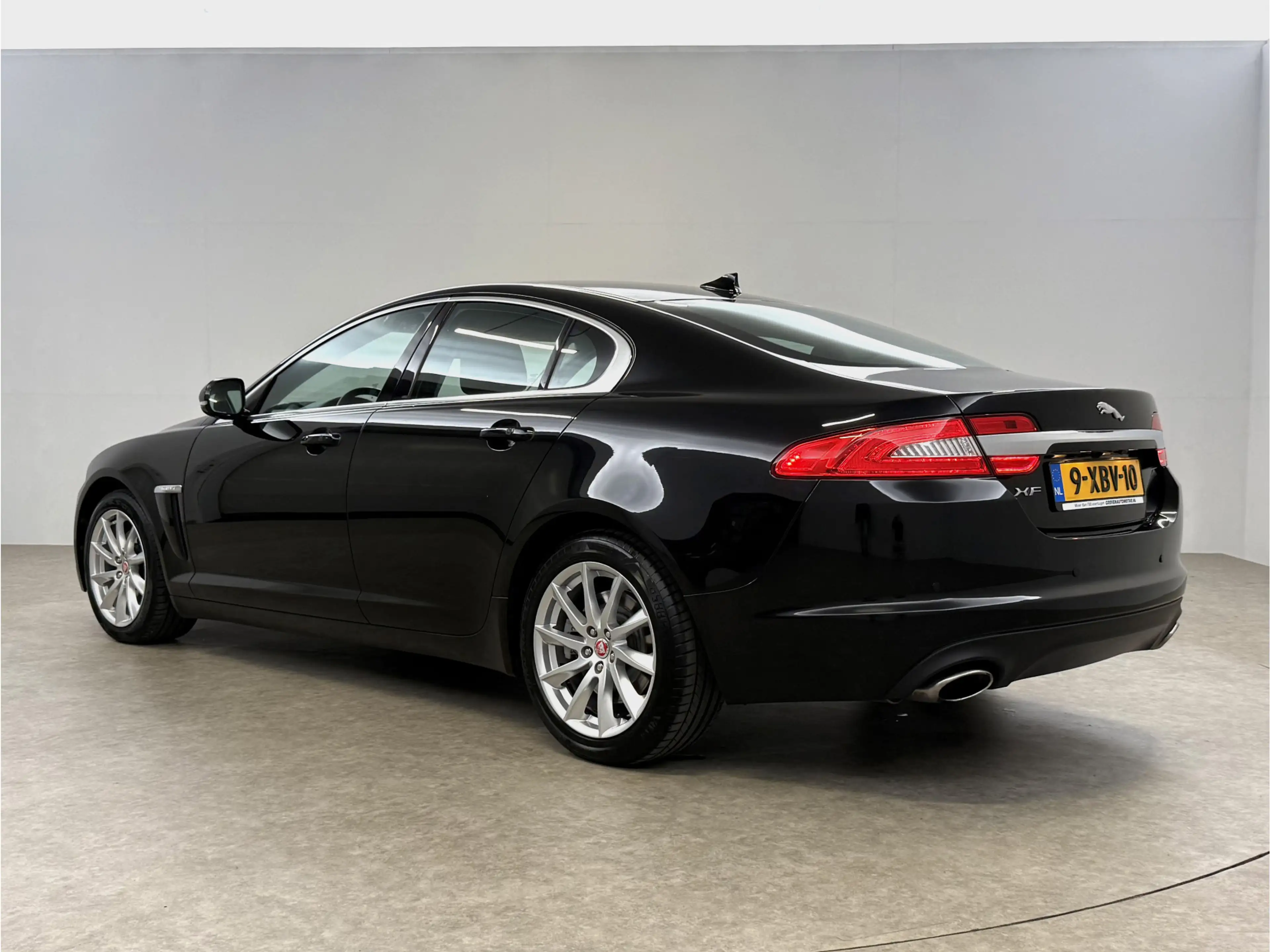 Jaguar XF 2.0 Turbo | Clima | Camera | Cruise | LED | Navi | — photo 3