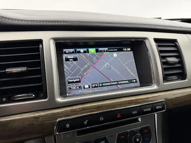 Jaguar XF view 27