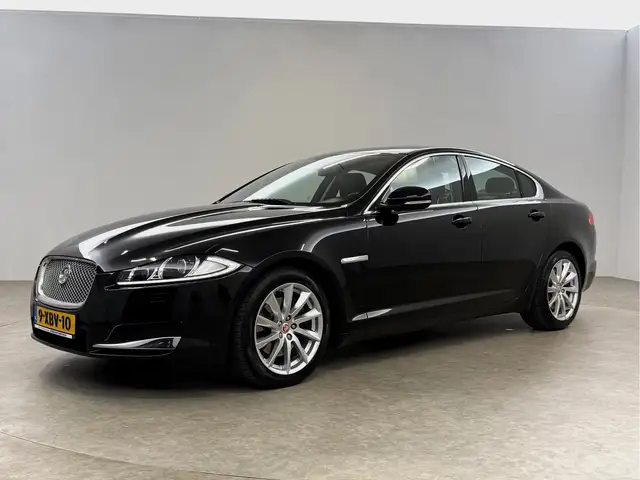 Jaguar XF view 7