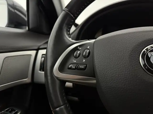 Jaguar XF view 20