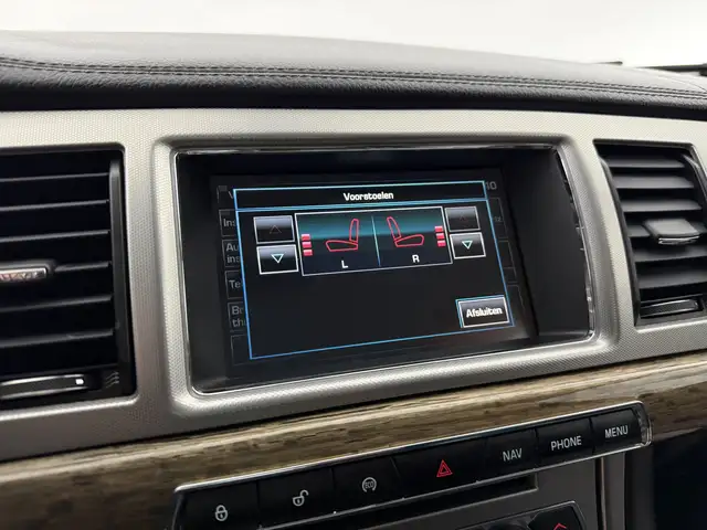 Jaguar XF view 28