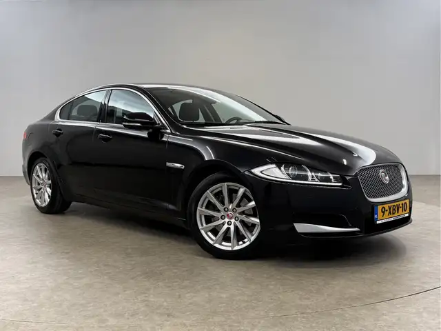 Jaguar XF view 6