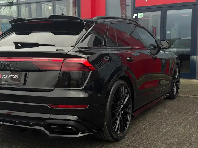 Audi Q8 view 6