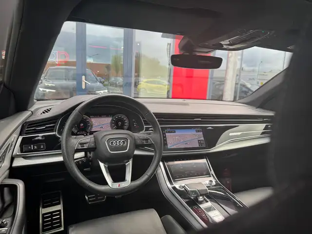 Audi Q8 view 13