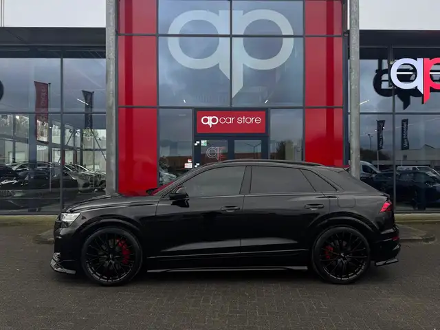 Audi Q8 view 7