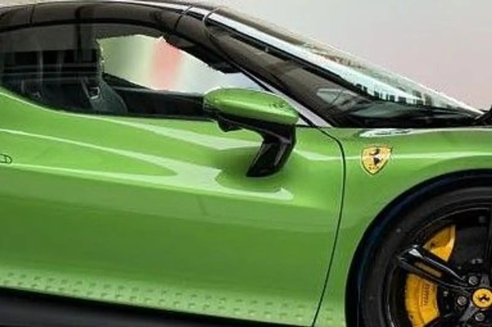 Ferrari 296 GTS new car available Groen - 2