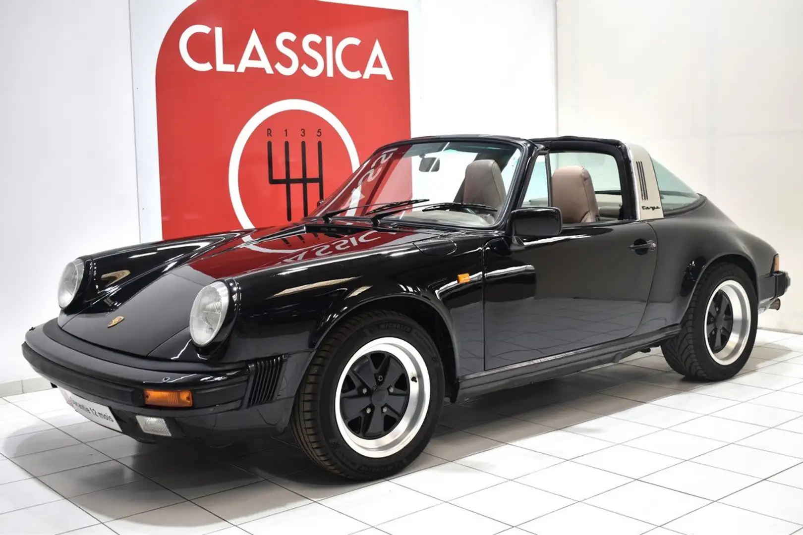 Porsche 911 Carrera 3.2L Targa Noir - 1
