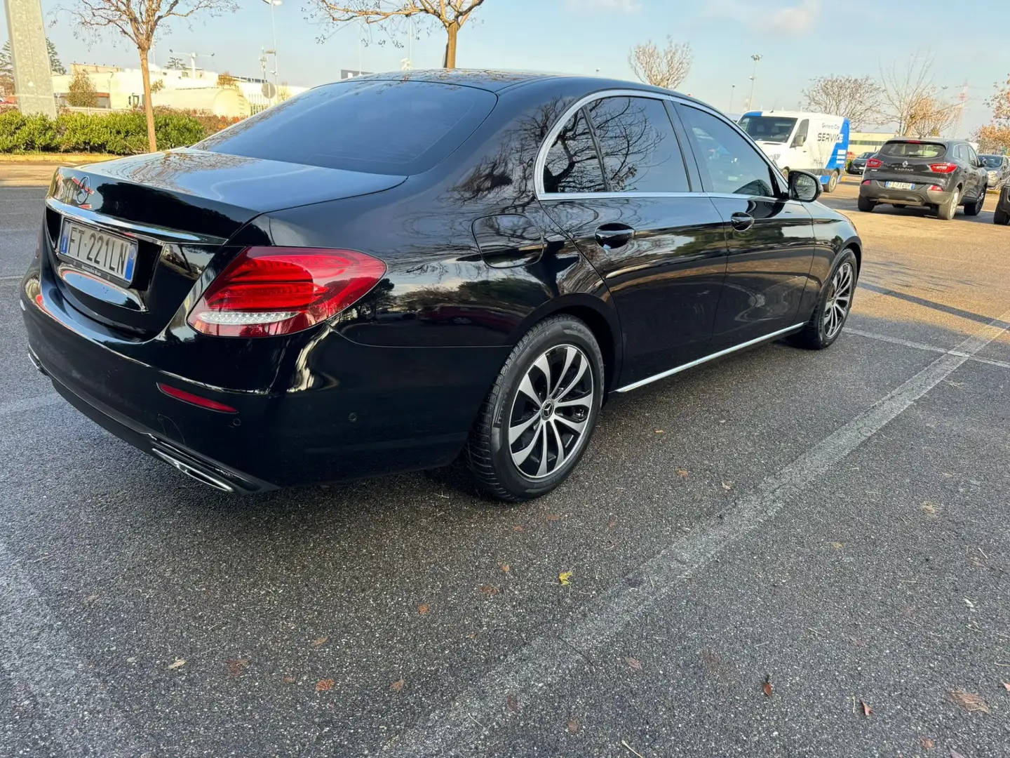 Mercedes-Benz E 200 d 9G-TRONIC Exclusive - 2